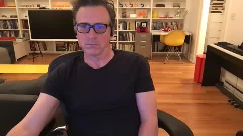 Snapshot of skyline3371 chatting on 10.10.25 Skyline3371 online show from 10.10.25