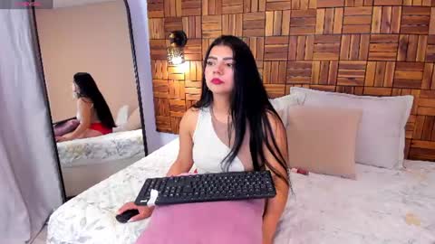 Snapshot of skymoon__ chatting on 07.17.26 skymoon__ online show from 07.17.26
