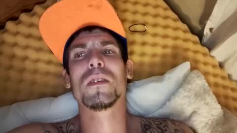 Snapshot of slangincock69 chatting on 01.01.25 SexyMFSlangincock69FYPM online show from 01.01.25