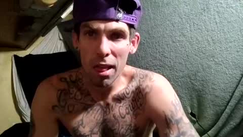 Snapshot of slangincock69 chatting on 02.22.25 SexyMFSlangincock69FYPM online show from 02.22.25