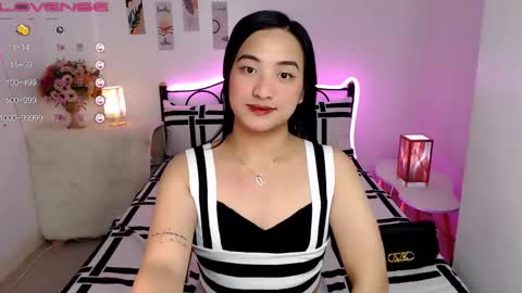 Queen Cyrine online show from 01.05.25