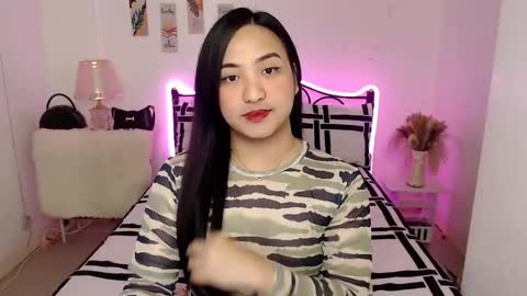 Queen Cyrine online show from 01.12.26