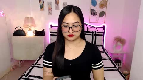 Queen Cyrine online show from 02.10.26