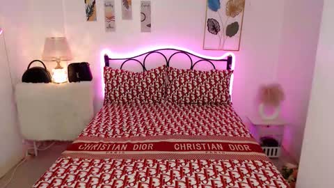 Queen Cyrine online show from 03.10.26