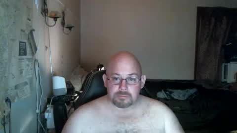 Snapshot of slavejim518 chatting on 02.17.25 slavejim online show from 02.17.25