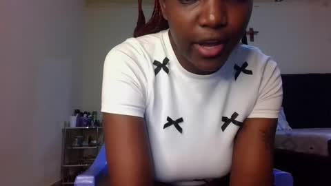 Snapshot of sleek_ass chatting on 09.24.25 sleek_ass online show from 09.24.25