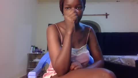 Snapshot of sleek_ass chatting on 09.28.25 sleek_ass online show from 09.28.25