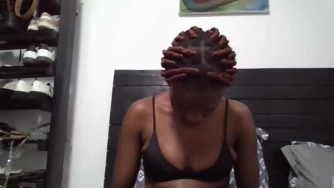 Snapshot of slim_l2 chatting on 12.14.25 slim_l2 online show from 12.14.25