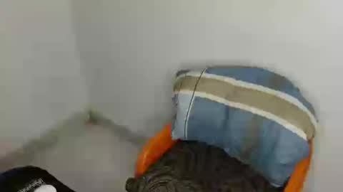 Snapshot of slim_wetpussyy chatting on 07.19.26 Bella online show from 07.19.26