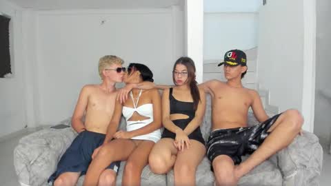boy without tattoo Bryan -- with tatto Alan - New girl harper online show from 11.12.25