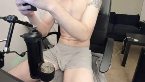 Snapshot of slimguerrilla chatting on 01.09.25 Slimguerrilla online show from 01.09.25