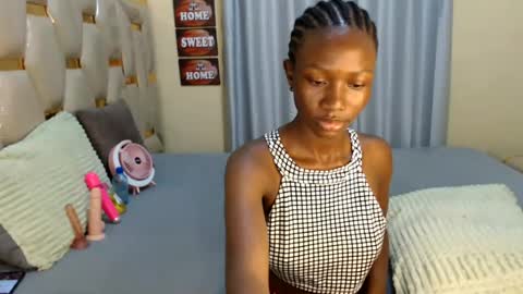 Snapshot of slimqueenbae chatting on 07.20.26 slimqueenbae online show from 07.20.26