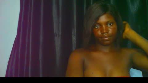 Snapshot of slimthick_tinah chatting on 09.25.25 TINA online show from 09.25.25