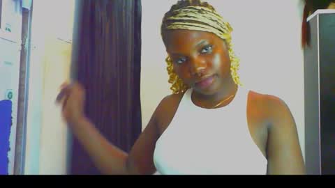 Snapshot of slimthick_tinah chatting on 10.24.25 TINA online show from 10.24.25