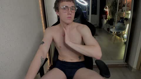 Snapshot of slippery_baby chatting on 12.26.24 Mila online show from 12.26.24