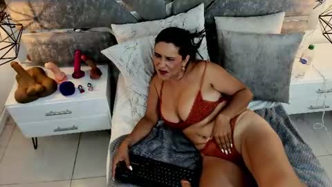 slut_milf_ online show from 07.15.26