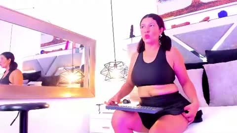 slut_milf_ online show from 07.22.26