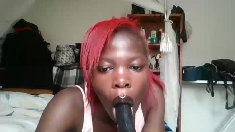 Snapshot of slutty_936915 chatting on 06.27.26 slutty_936915 online show from 06.27.26
