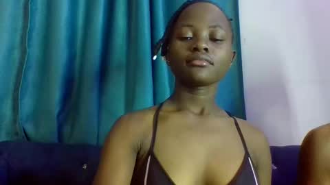 Snapshot of slutty_charmz chatting on 09.08.25 Bree online show from 09.08.25