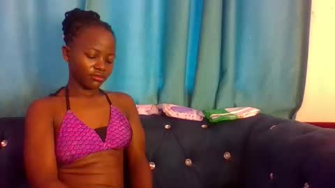 Snapshot of slutty_charmz chatting on 09.17.25 Bree online show from 09.17.25