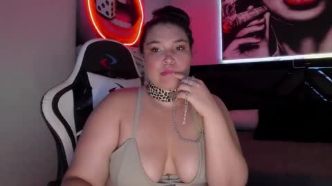 Snapshot of slutty_milaa chatting on 09.23.25 slutty_milaa online show from 09.23.25