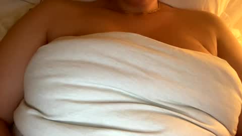 Snapshot of sluttybrunettexo21 chatting on 01.30.25 Slutty Brunette online show from 01.30.25