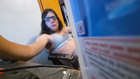 sluttywolfboi online show from 07.26.26