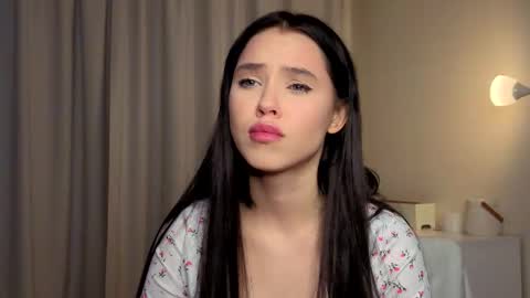 Snapshot of slyshypie chatting on 01.19.26 Lily online show from 01.19.26