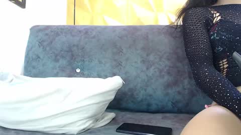 Small Hot19 online show from 03.10.25