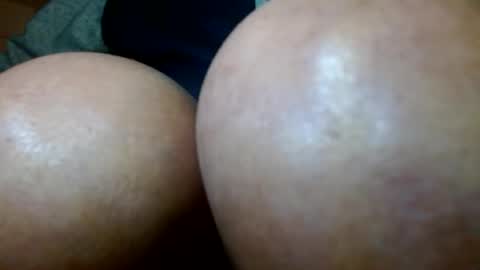 Snapshot of smallmalelass chatting on 01.01.25 smallmalelass online show from 01.01.25