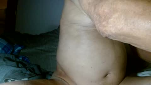 Snapshot of smallmalelass chatting on 01.05.25 smallmalelass online show from 01.05.25