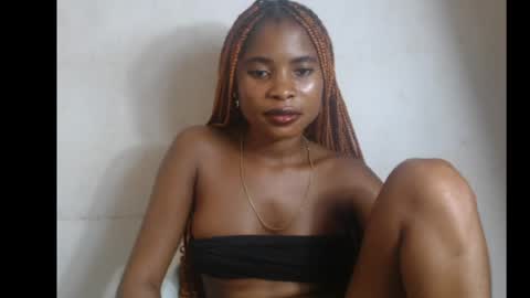 Snapshot of smallsluty chatting on 05.29.26 smallsluty online show from 05.29.26