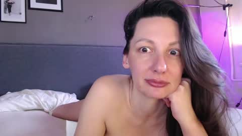 Anna no bbbbybybbabebyy just Anna. And dont call me mom please. online show from 02.28.25