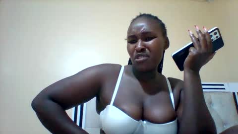 Snapshot of smartqueen1 chatting on 04.28.26 Katerina online show from 04.28.26