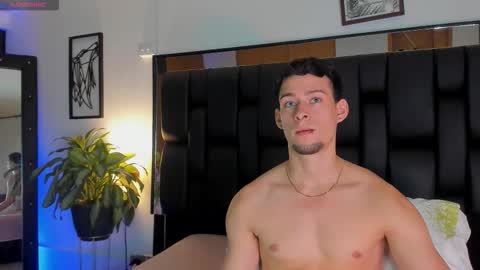 Jade Smiith online show from 11.24.25