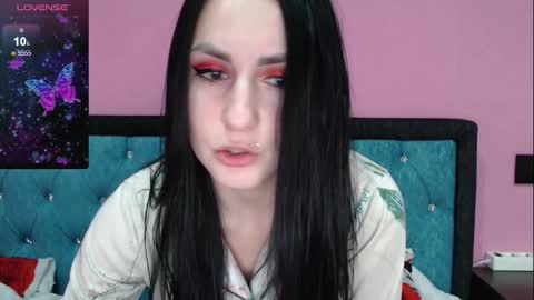 smile_cute_fox online show from 12.14.25