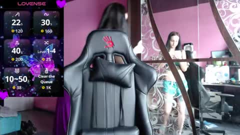 Snapshot of smile_cute_fox chatting on 04.20.26 smile_cute_fox online show from 04.20.26