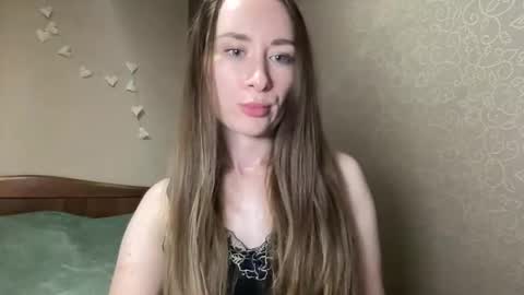 smilequeen_ online show from 10.21.25