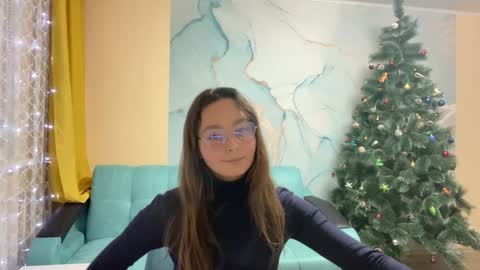 Snapshot of smiling_riddle chatting on 12.20.24 smiling_riddle online show from 12.20.24