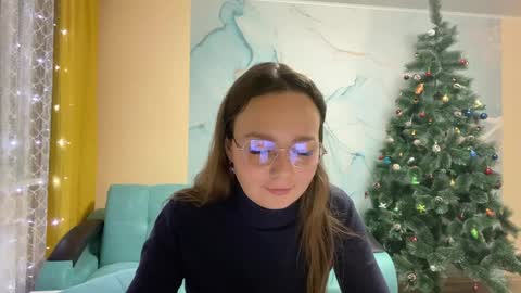 Snapshot of smiling_riddle chatting on 12.20.24 smiling_riddle online show from 12.20.24
