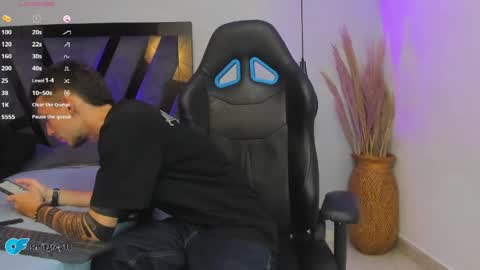 Snapshot of smitgrey chatting on 04.22.26 SMIT online show from 04.22.26