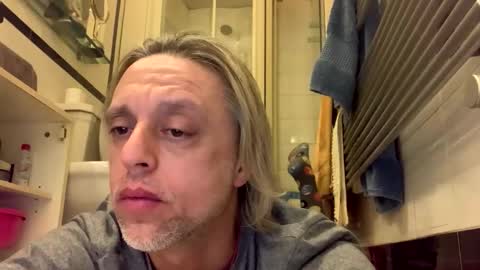 Snapshot of smokingtime chatting on 12.21.25 Smokingtime online show from 12.21.25