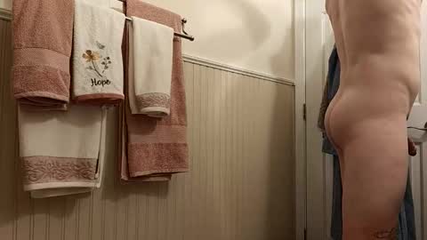 Snapshot of smokysmilez chatting on 11.17.25 SmokeySmilez online show from 11.17.25