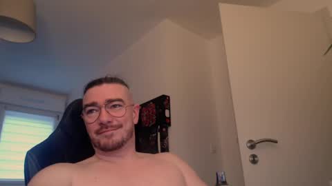 AllDayIDream online show from 02.12.25