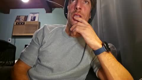 Snapshot of snackyyyy chatting on 02.17.26 Snackyyyy online show from 02.17.26