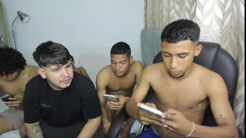 Snapshot of snak_master1 chatting on 09.16.25 snak_master1 online show from 09.16.25