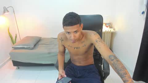 Snapshot of snak_master1 chatting on 10.11.25 snak_master1 online show from 10.11.25