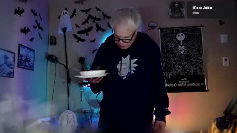 Snapshot of snarfle chatting on 12.04.24 Viiscount Snarfle Von Snarfenberg online show from 12.04.24