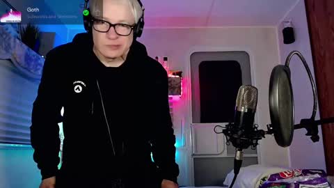 Snapshot of snarfle chatting on 03.04.25 Viiscount Snarfle Von Snarfenberg online show from 03.04.25