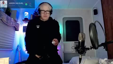 Snapshot of snarfle chatting on 03.04.25 Viiscount Snarfle Von Snarfenberg online show from 03.04.25